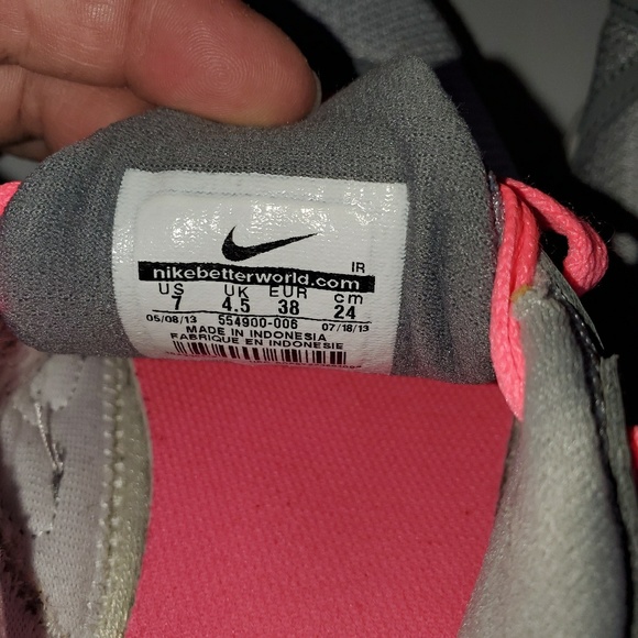 Nike Revolution 2, Womens size 7 - Picture 4 of 6